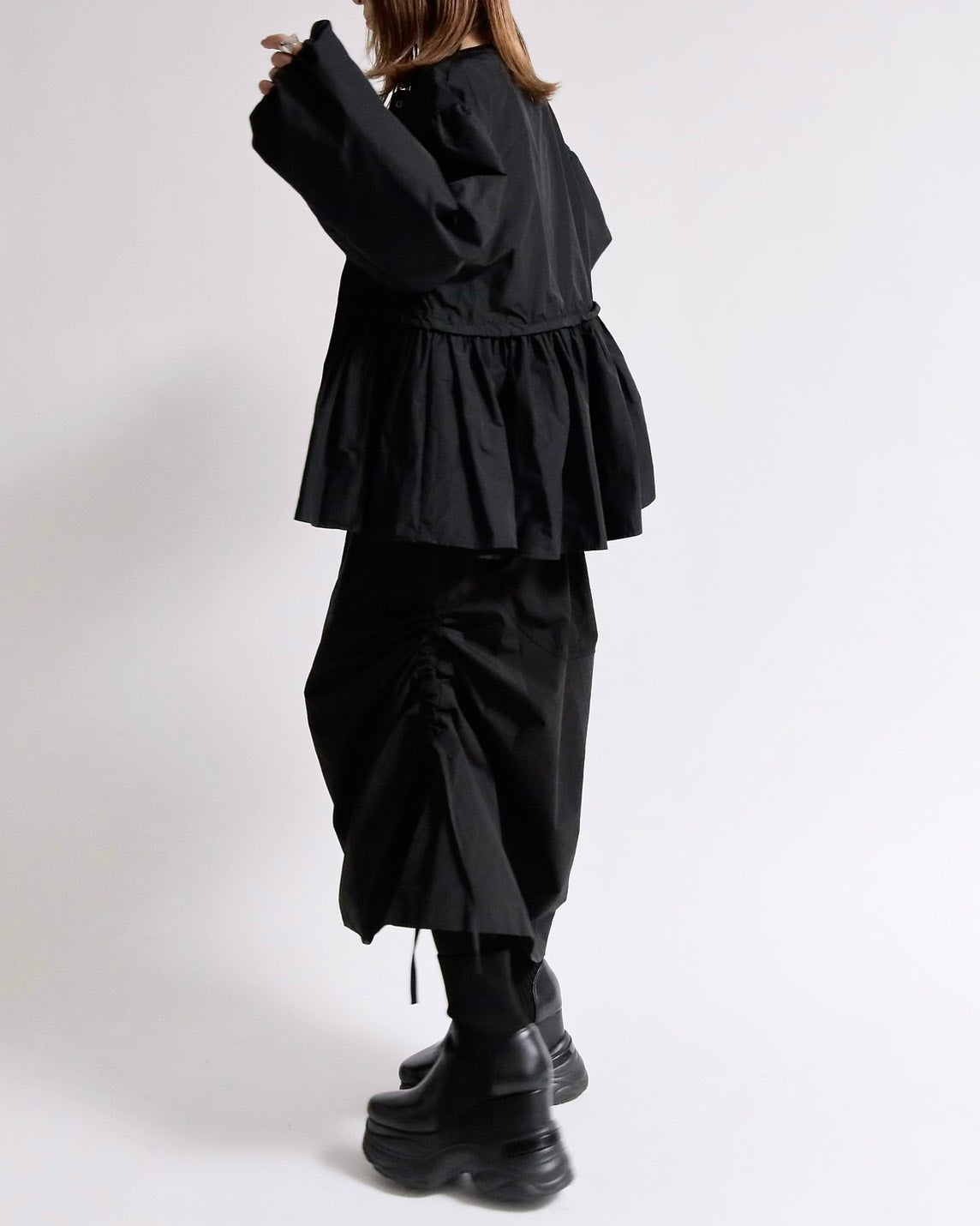 シルエットチェンジサイドコードスカート