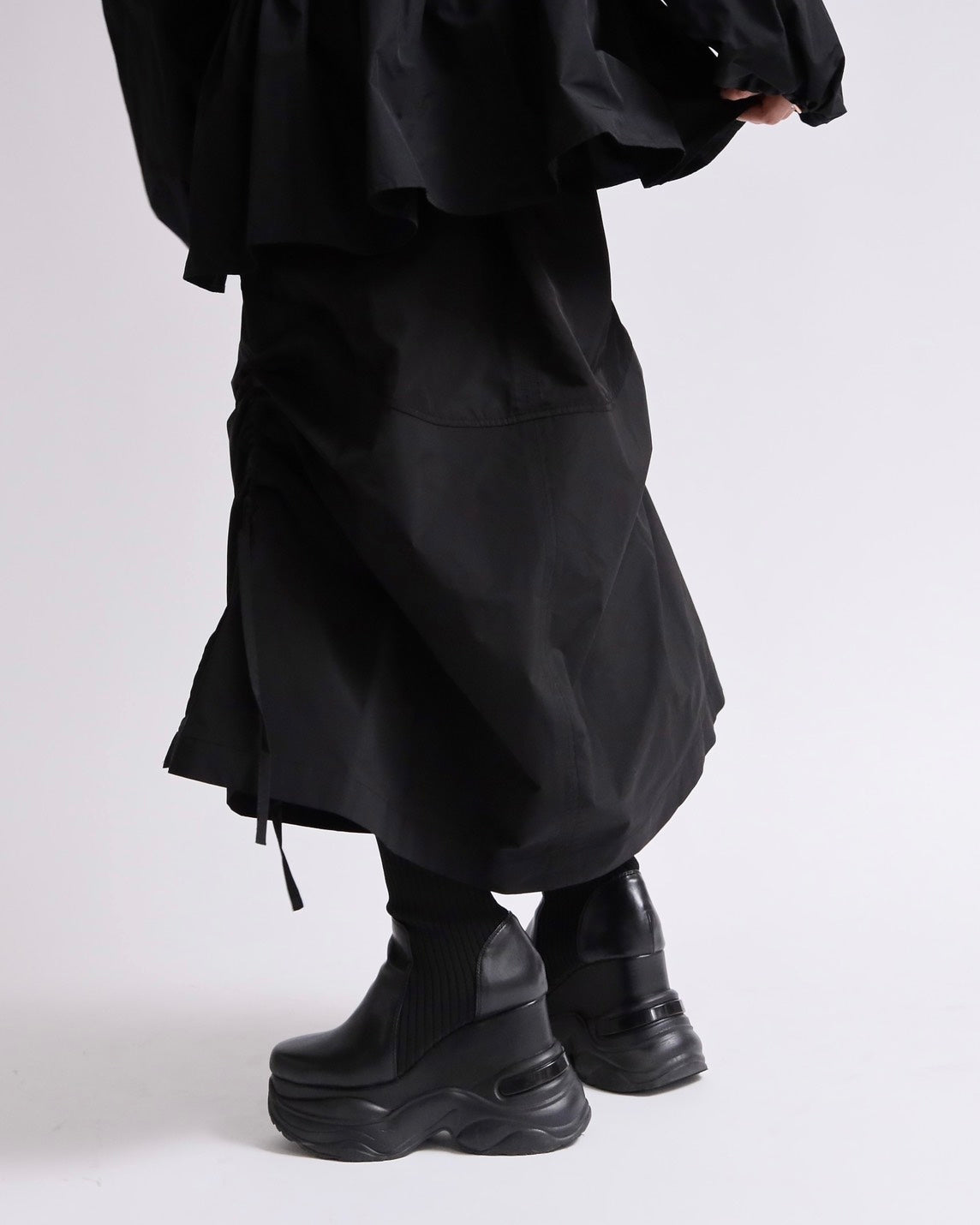 シルエットチェンジサイドコードスカート